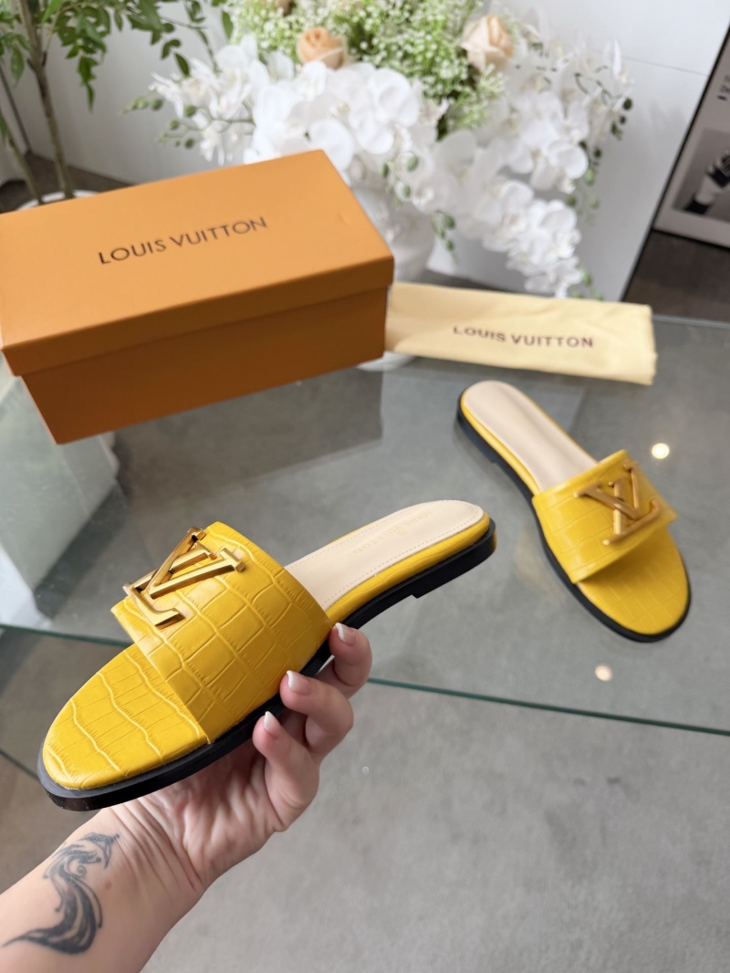 l0vis Vvtt0n slippers